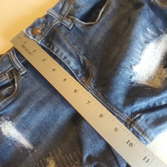 Distressed women's size 5 Jeans - Picture 8 of 15